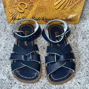 AUTH NIB Salt Water the Original Sandal Toddler Little Kids NAVY